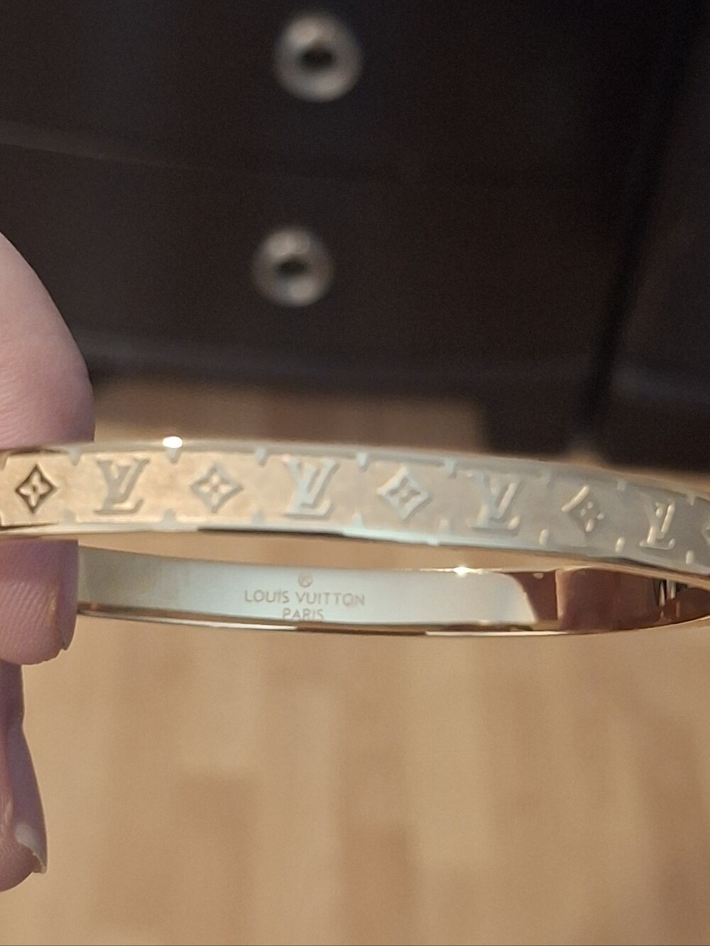 Luxury Designer Inspired 18k Gold Plated Bangle Bracelet - Picture 3 of 5